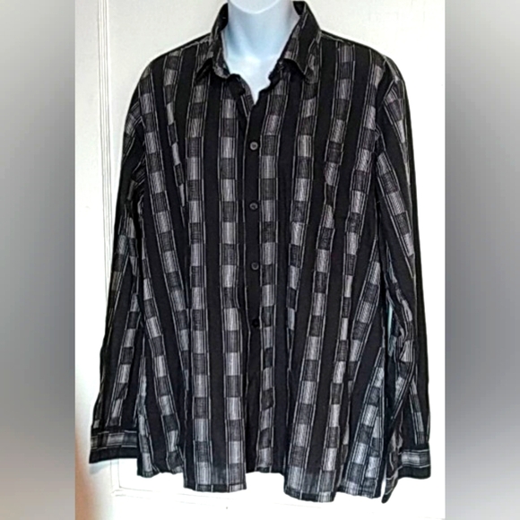 Ferruche Other - 🛍️ BUNDLE ONLY 🛍️FERRUCHE MENS BLACK AND GRAY SHIRT